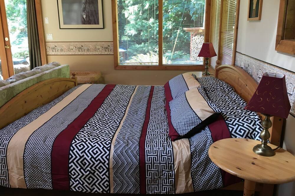 Photo of Bedroom in Bowen Island