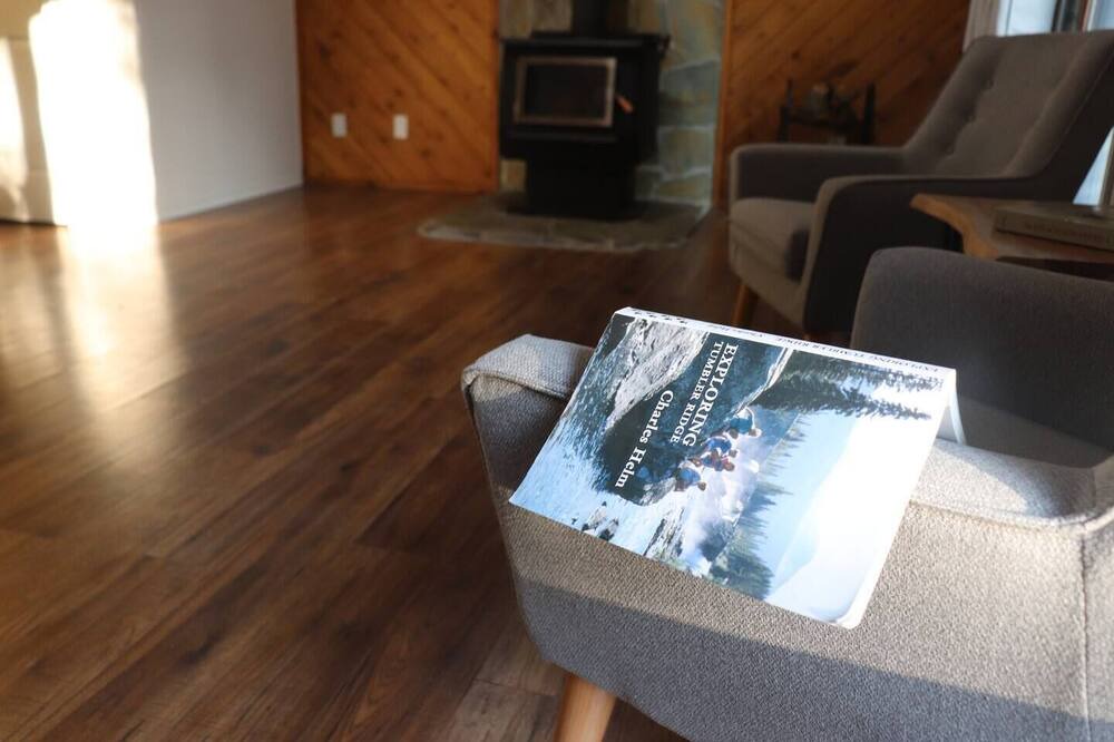 Photo of Livingroom in Tumbler Ridge