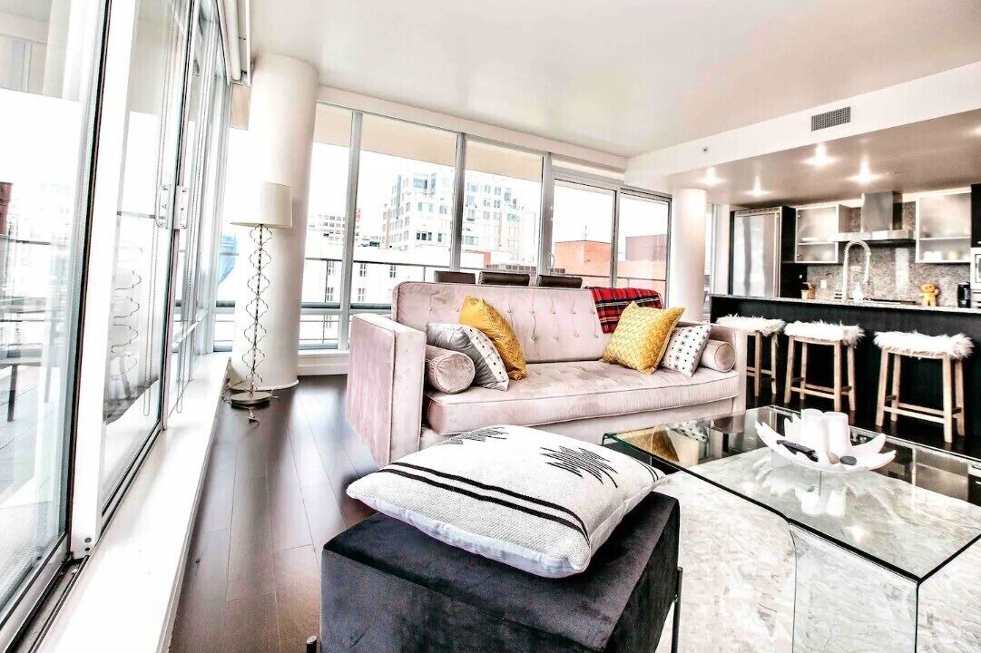 Photo of Livingroom in Downtown Victoria