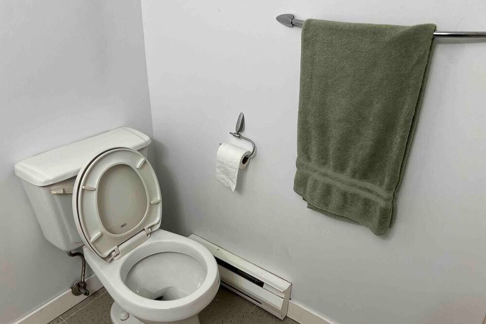 Photo of Bathroom in Saanich West