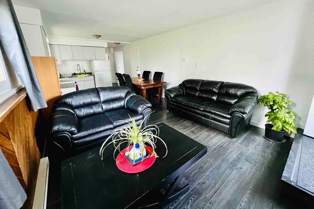 Photo of Livingroom in Saanich West
