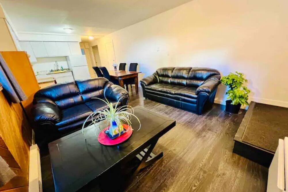 Photo of Livingroom in Saanich West
