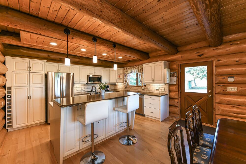 Photo of Kitchen in Courtenay