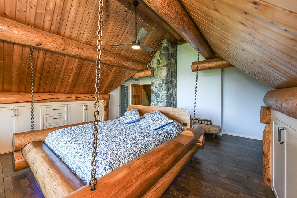 Photo of Bedroom in Courtenay