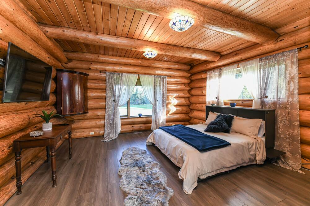 Photo of Bedroom in Courtenay