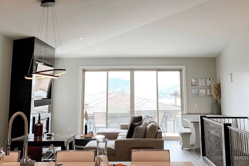 Photo of Livingroom in Southwest Mission