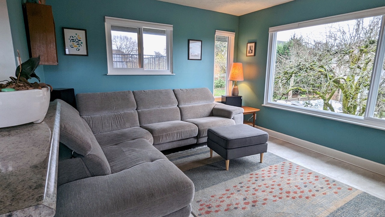 Photo of Livingroom in Gorge -Tillicum Area