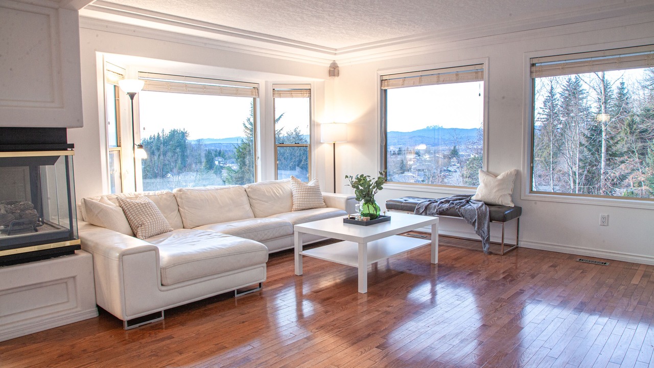 Photo of Livingroom in Upper Ten Oaks