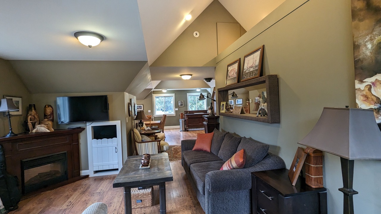 Photo of Livingroom in Hatzic