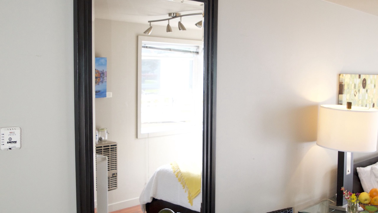 Photo of Bedroom in James Bay