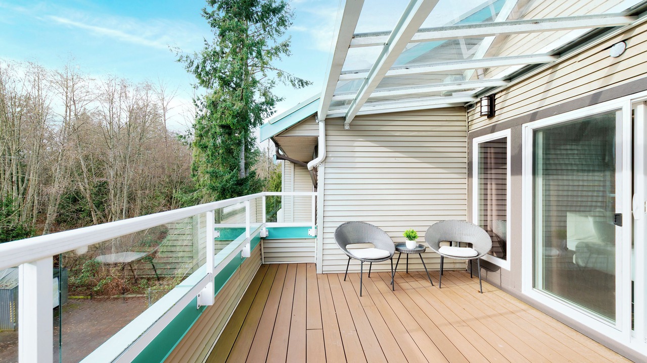 Photo of Patio Balcony in Gibsons
