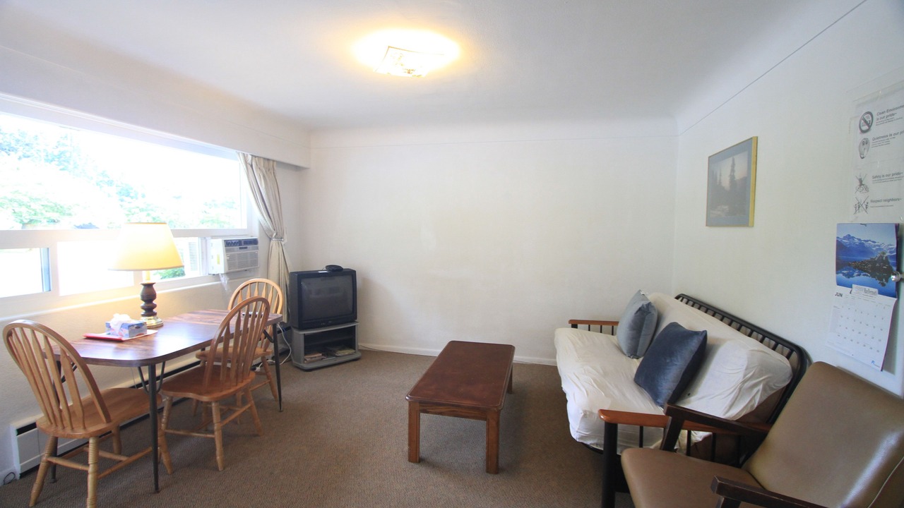 Photo of Livingroom in Port Alberni
