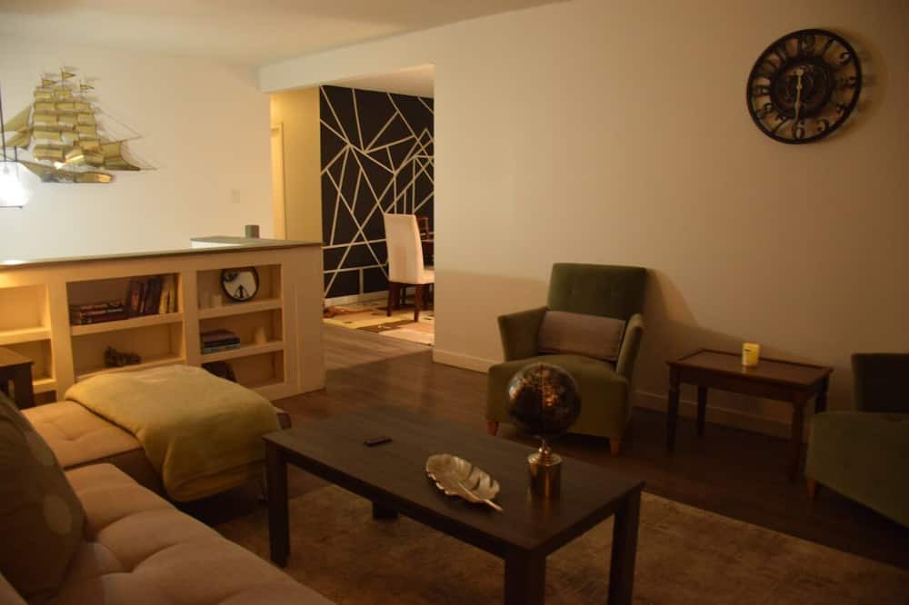 Photo of Livingroom in Chilliwack Proper Village West