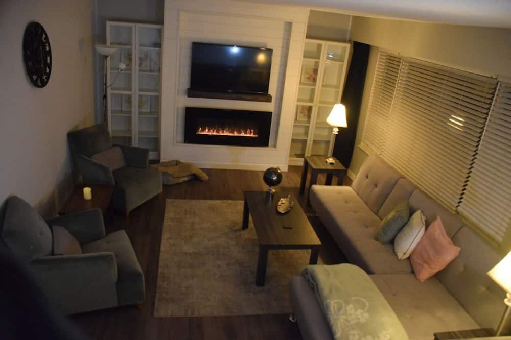 Photo of Livingroom in Chilliwack Proper Village West