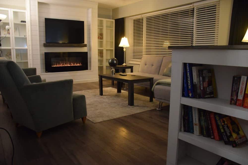 Photo of Livingroom in Chilliwack Proper Village West