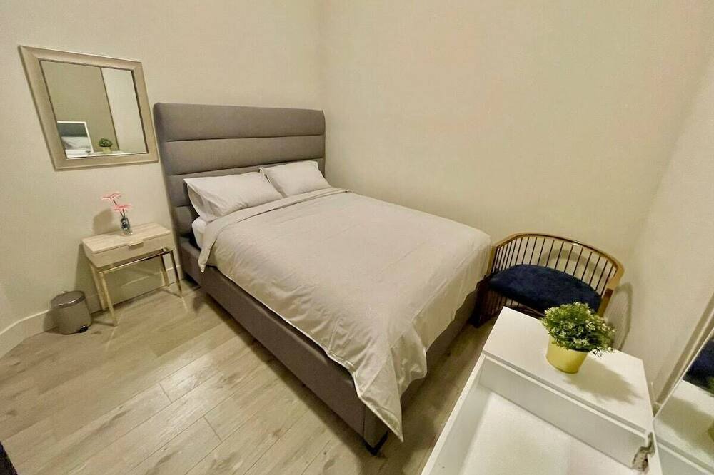 Photo of Bedroom in Promontory