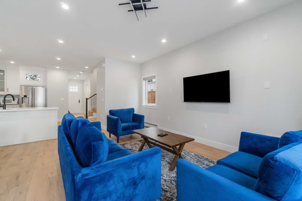 Photo of Livingroom in Ladner