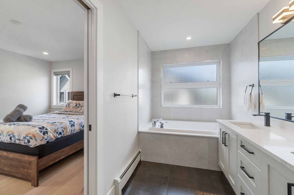 Photo of Bathroom in Ladner