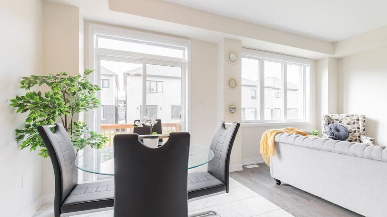 Photo of Livingroom in Thorold