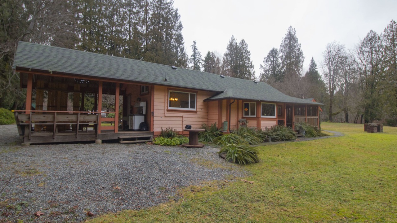 Photo of Outdoor in Lake Cowichan