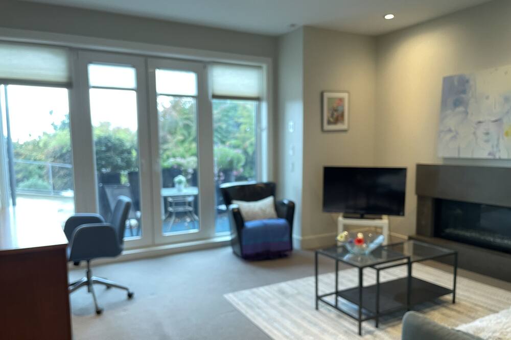 Photo of Livingroom in Hollyburn