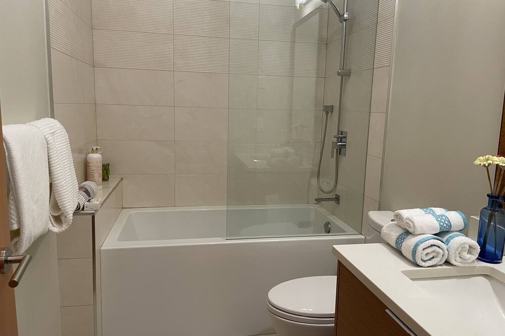 Photo of Bathroom in Hollyburn