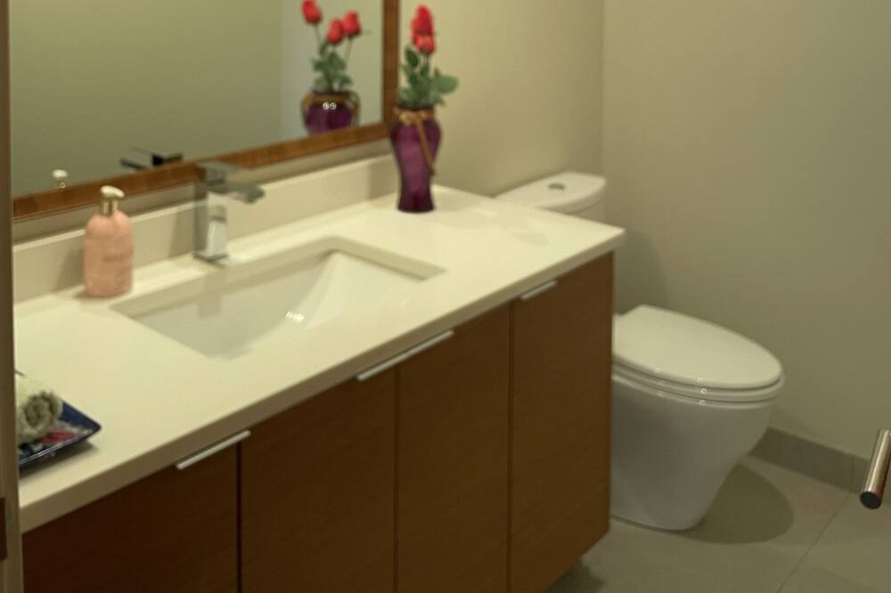 Photo of Bathroom in Hollyburn