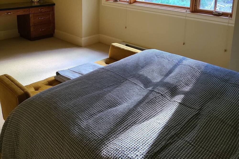 Photo of Bedroom in Halfmoon Bay