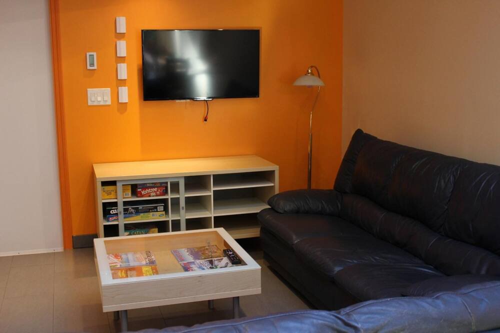 Photo of Livingroom in Newton