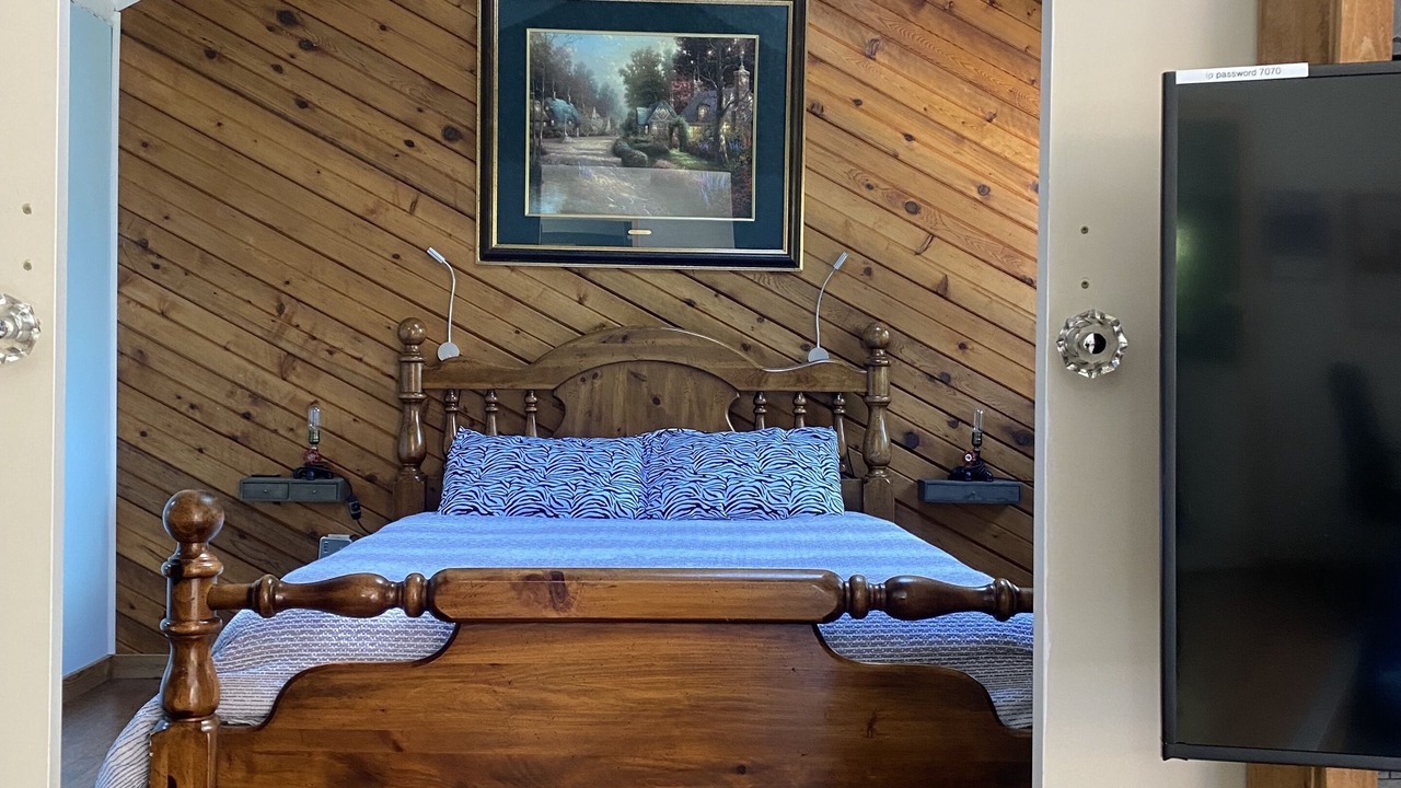 Photo of Bedroom in Irvines Landing