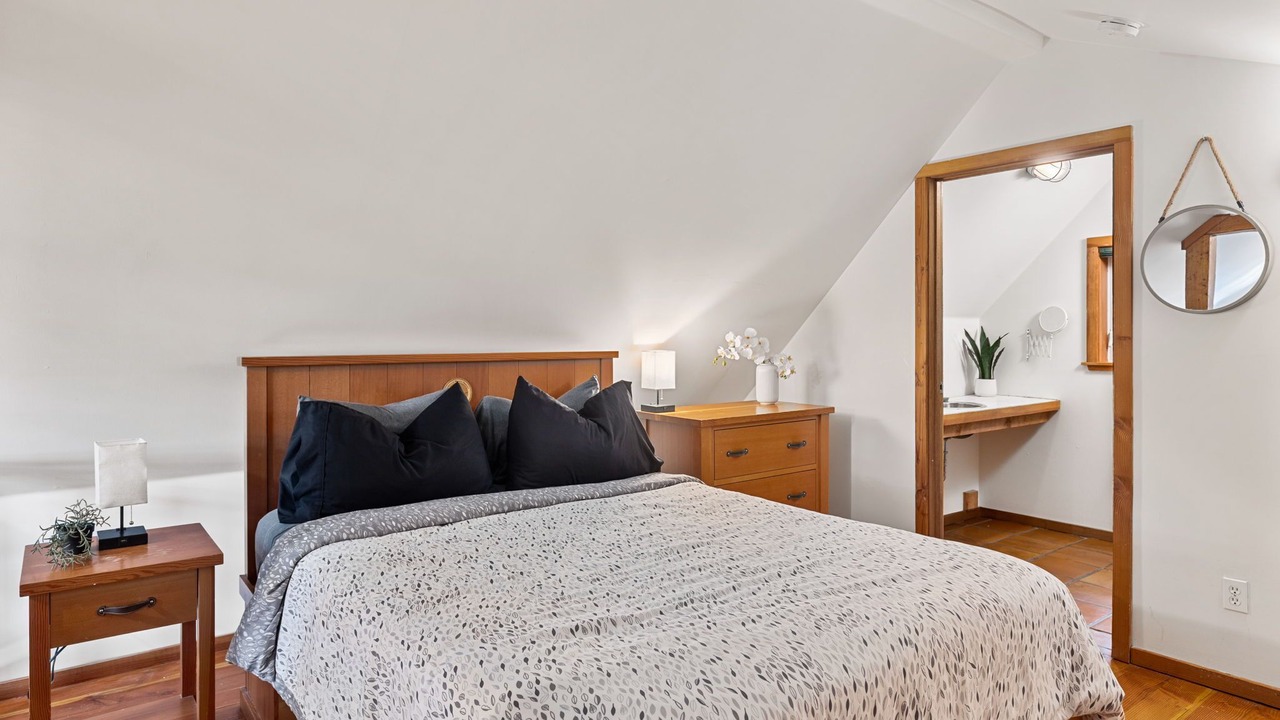 Photo of Bedroom in Ucluelet