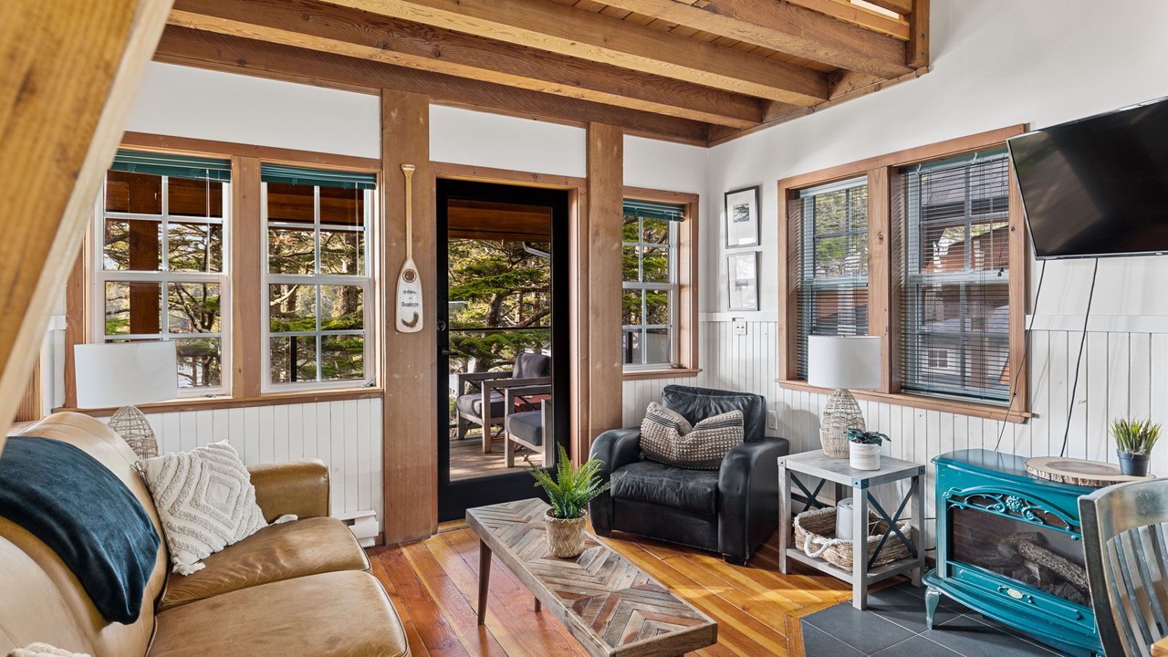 Photo of Livingroom in Ucluelet
