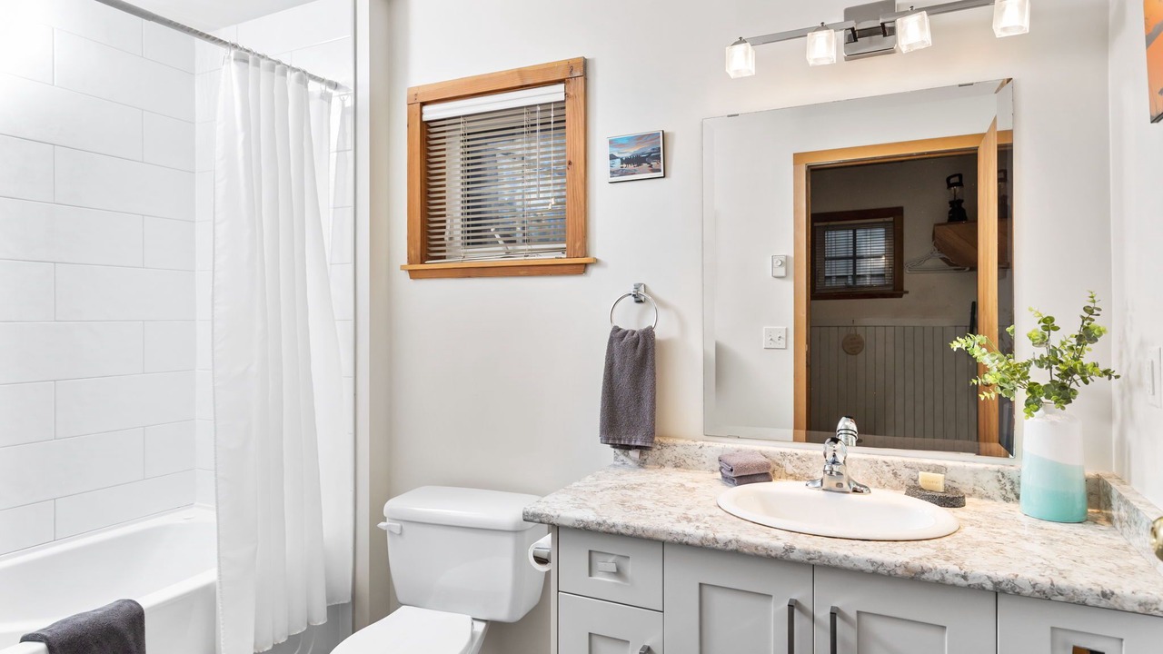 Photo of Bathroom in Ucluelet