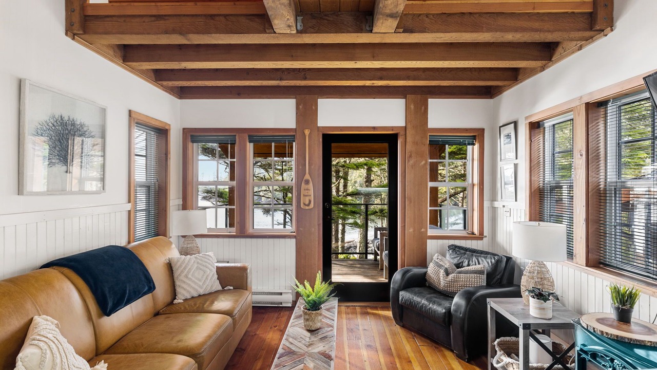 Photo of Livingroom in Ucluelet