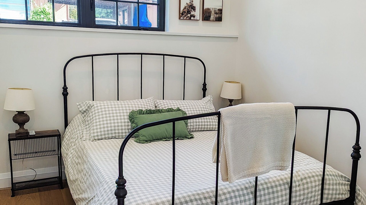 Photo of Bedroom in Central Lonsdale