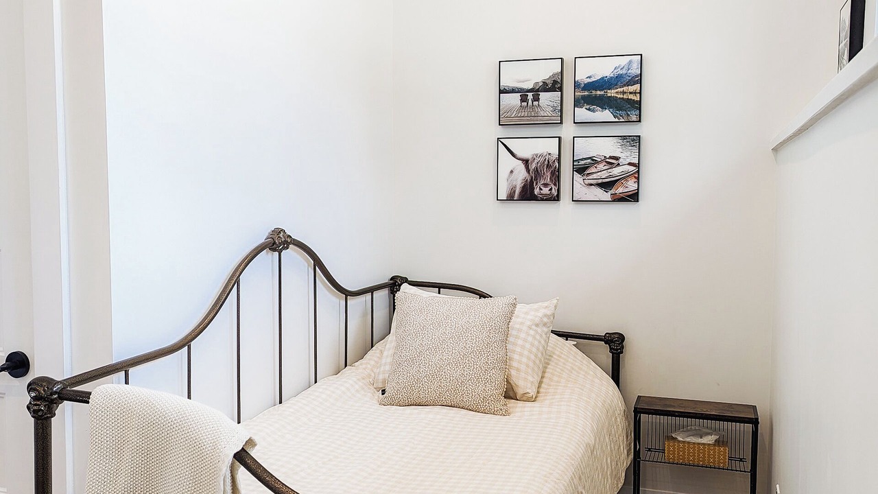Photo of Bedroom in Central Lonsdale