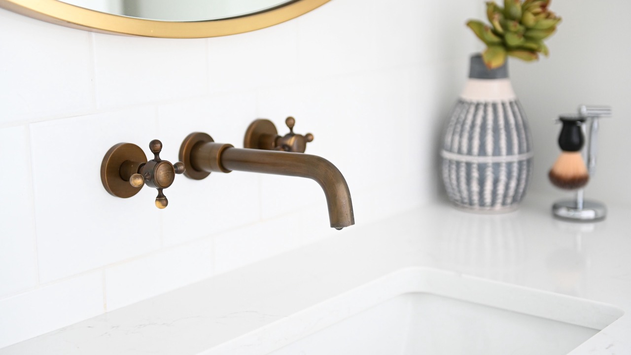 Photo of Bathroom in Central Lonsdale