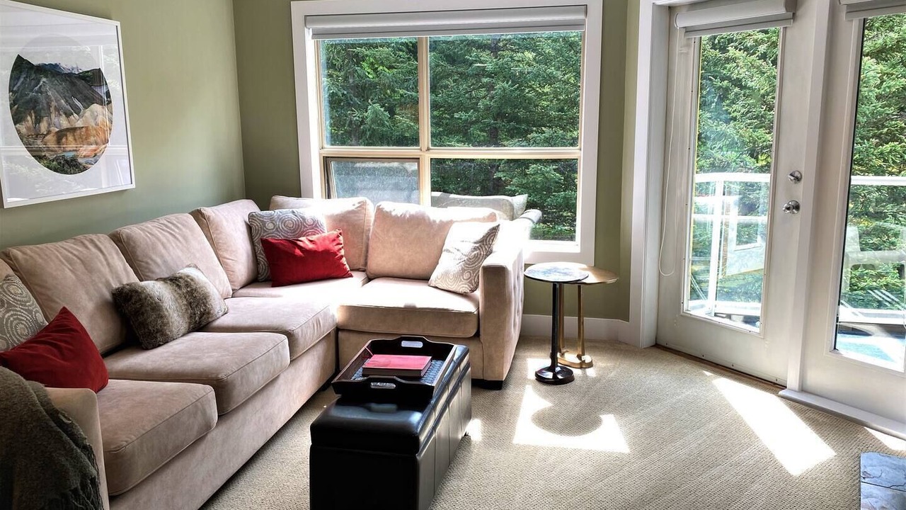 Photo of Livingroom in Upper Village