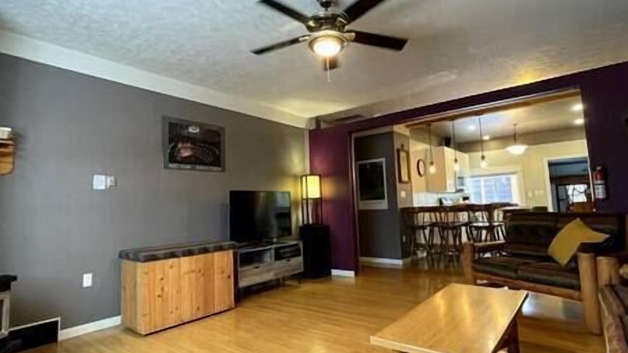 Photo of Livingroom in East Kootenay