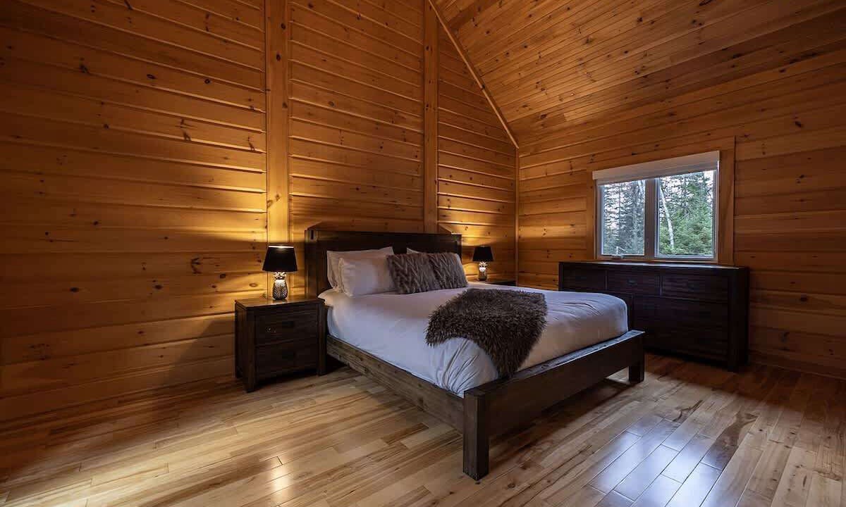 Photo of Bedroom in Sainte-Marguerite-du-Lac-Masson