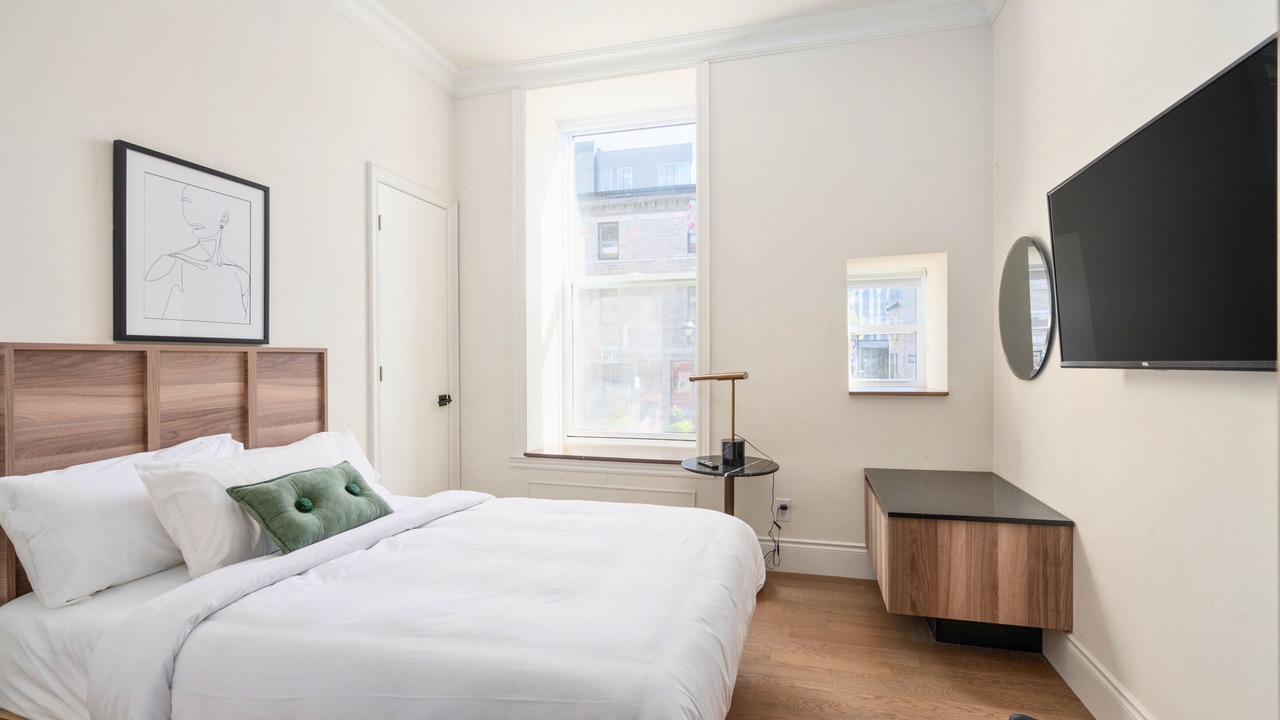 Photo of Bedroom in Latin Quarter