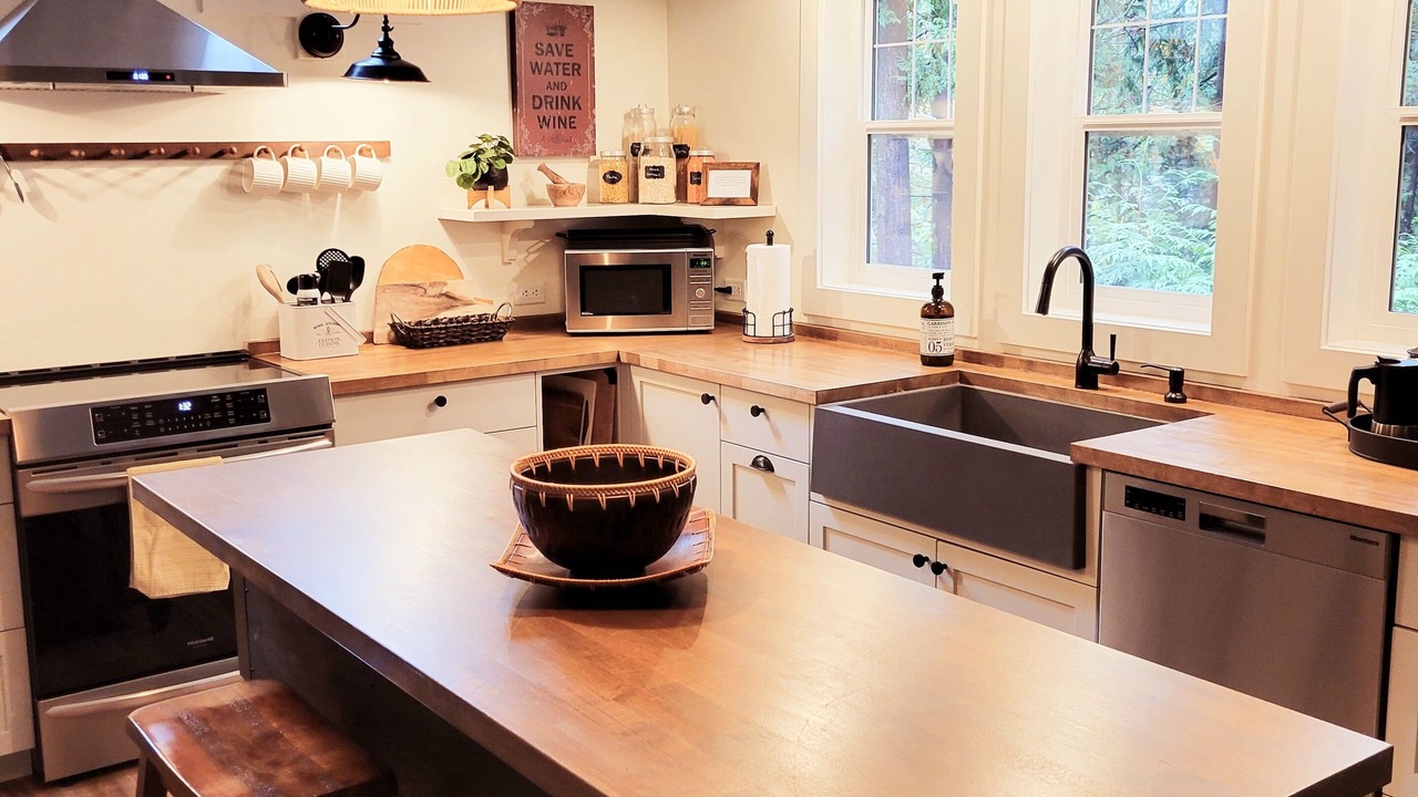 Photo of Kitchen in North Saanich