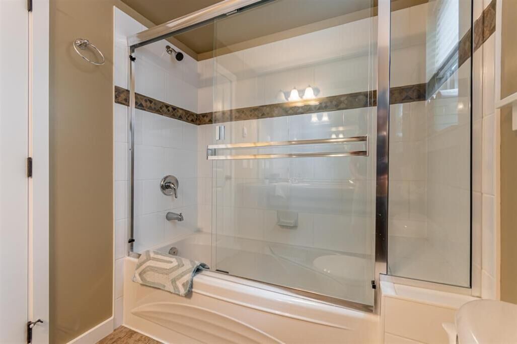 Photo of Bathroom in Lindell Beach