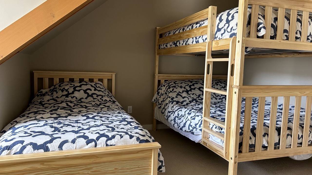 Photo of Bedroom in Lindell Beach