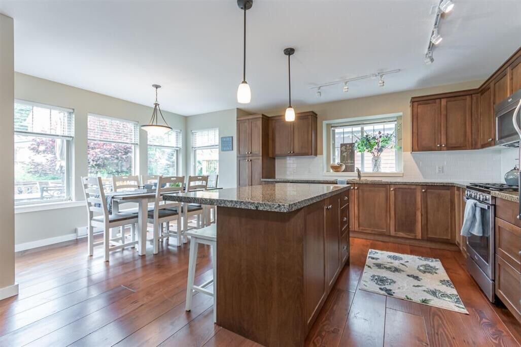 Photo of Kitchen in Lindell Beach