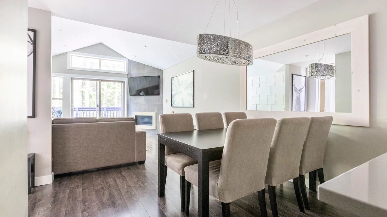 Photo of Livingroom in Upper Village