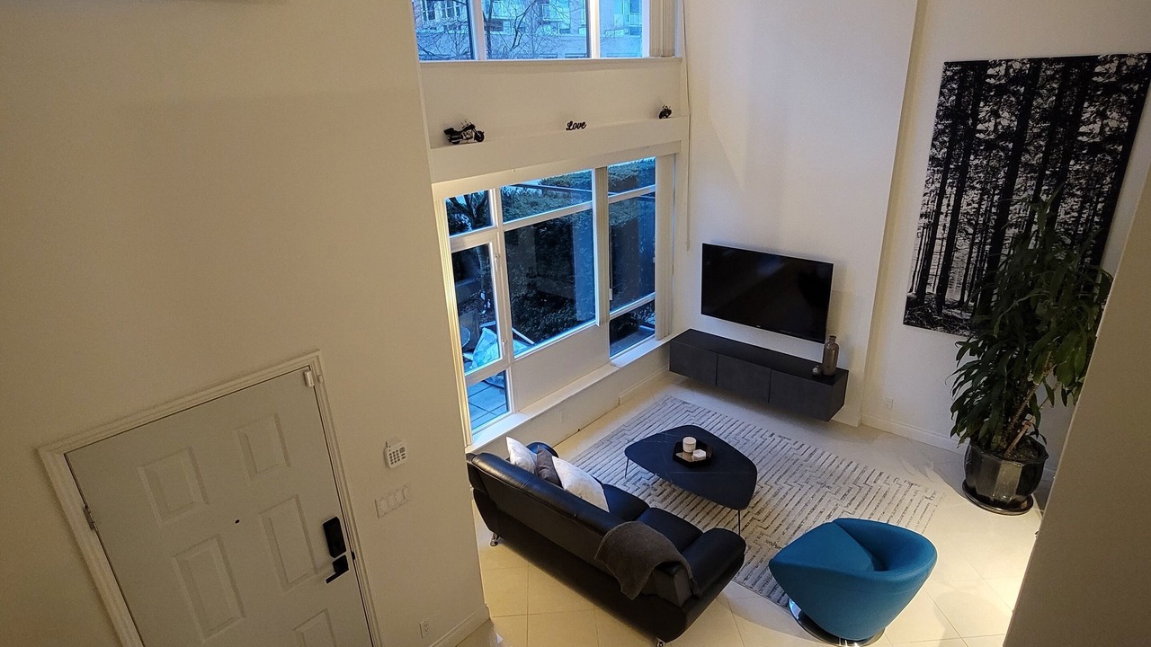 Photo of Livingroom in Lower Lonsdale