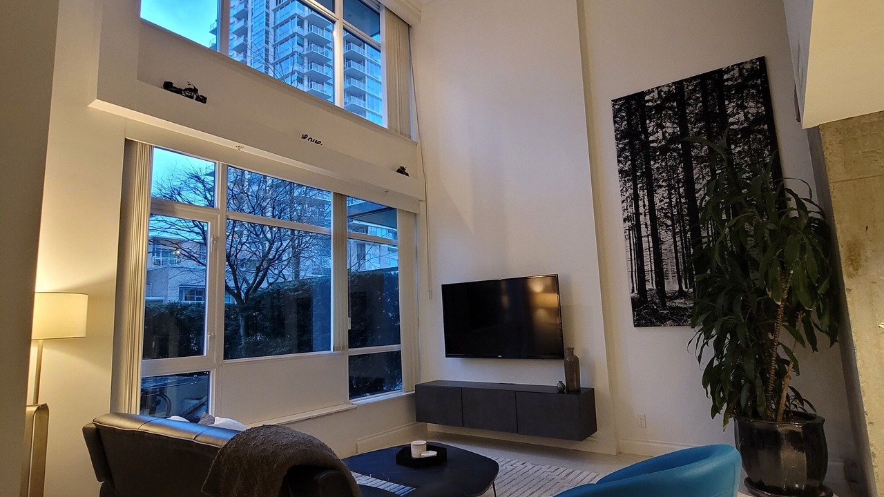 Photo of Livingroom in Lower Lonsdale
