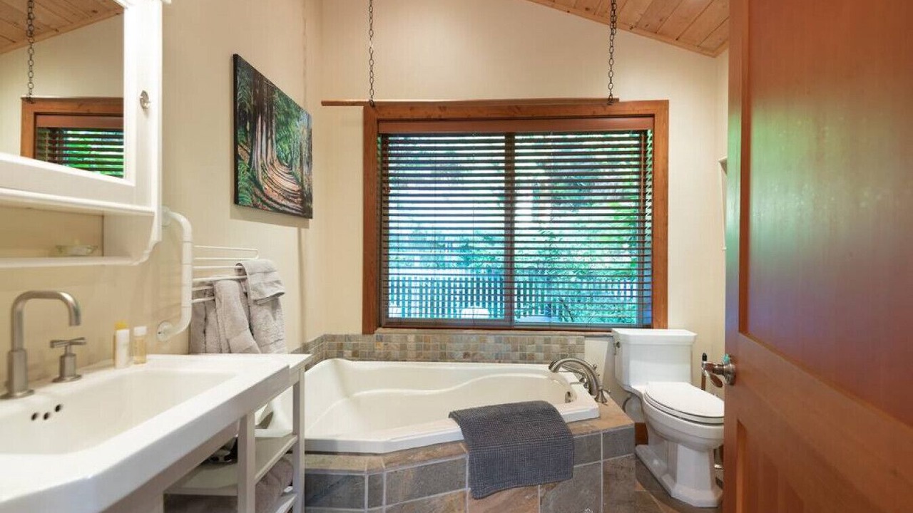 Photo of Bathroom in Bowen Island