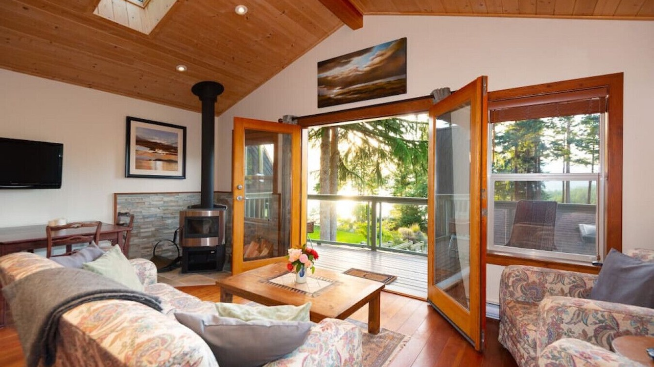 Photo of Livingroom in Bowen Island